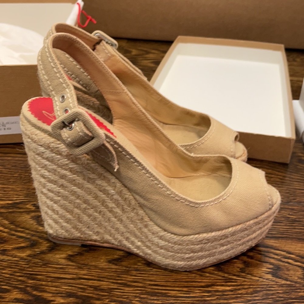 😍Beautiful and authentic Christian Louboutin Menorca wedge platfor…